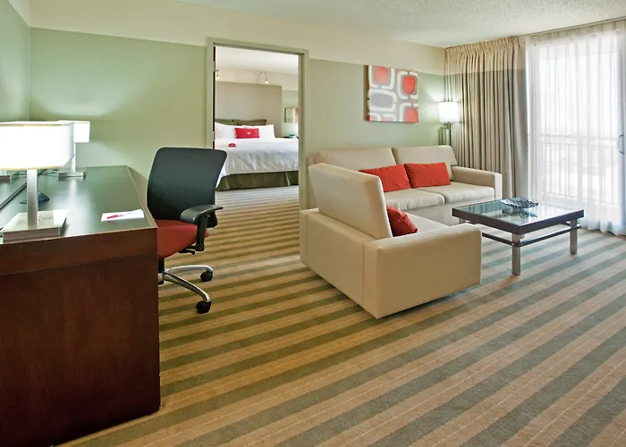 Hotels with tennis Crowne Plaza - Chicago West Loop By Ihg