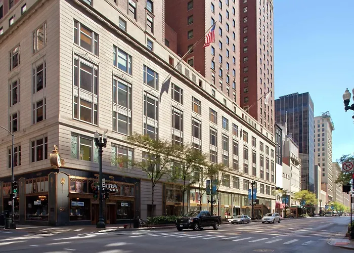 Hotel with view: The Palmer House Hilton