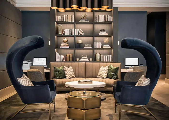 Pets Allowed Hotel Londonhouse Chicago, Curio Collection By Hilton